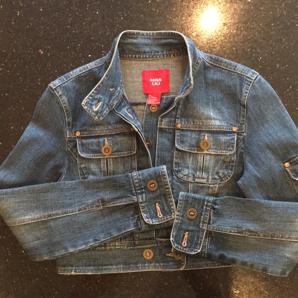 MISS LILI cropped Denim Jacket, size L in excel. condition!  Looks Great!